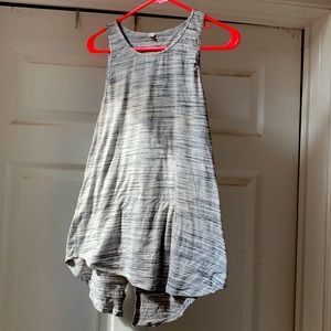 EUC - lululemon tank black/white - size 8